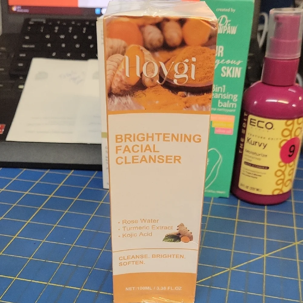 Hoygi Brightening Facial Cleanser 100ml New Sealed Box
